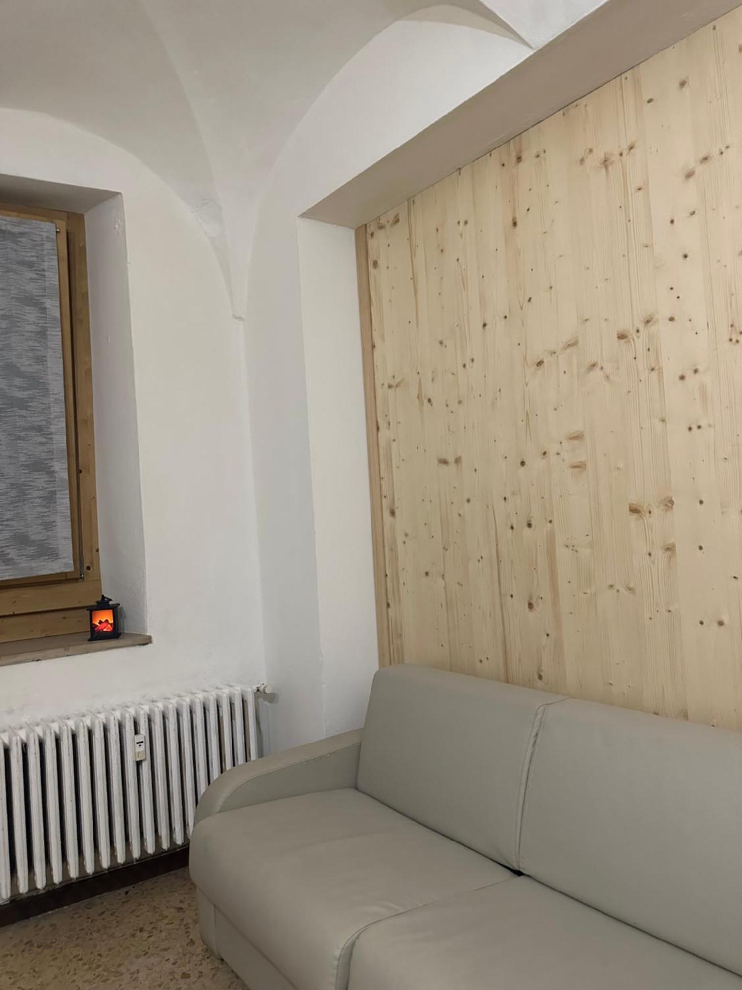 Flat In City Centre Tirano - 10 Minutes From Train Station Eksteriør bilde